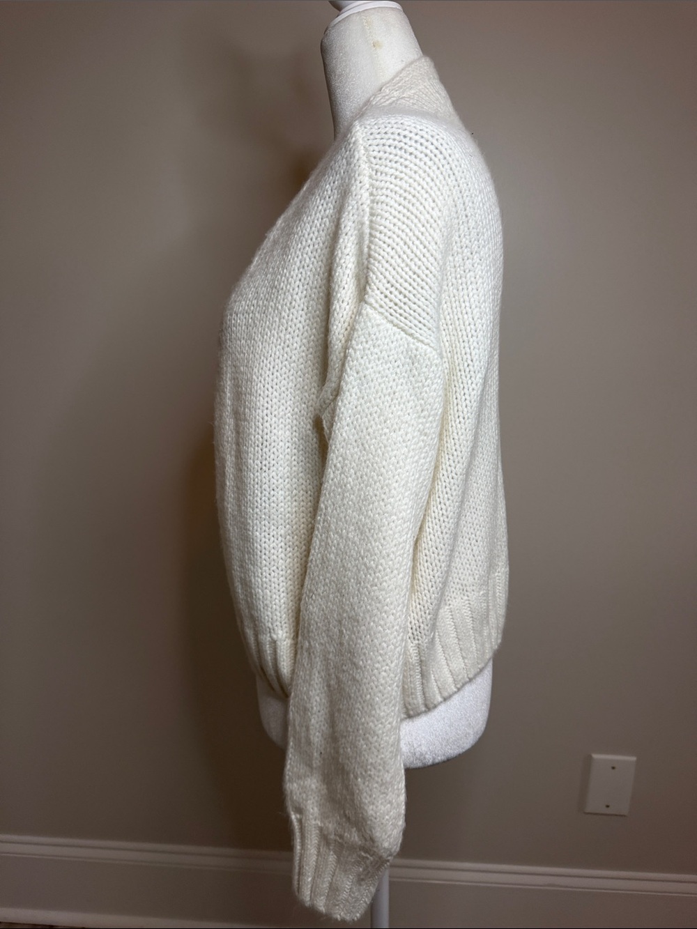HOLLISTER Classic Cream Open-Front Women's Cardigan Sweater size XXS - Picture 3 of 7